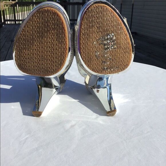 MICHAEL Michael Kors Berkley T-Strap Sandals Silver - Picture 10 of 13